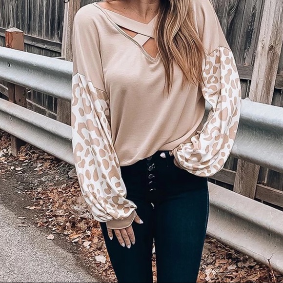 🔹New🔹Billow Sleeve Cross Front Top - Picture 1 of 7